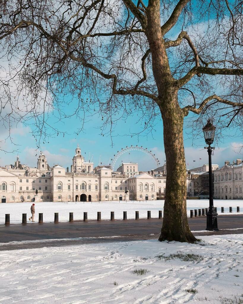 To all those Londoners that woke up expecting snow this morning, this is for you 😬.

#weatherforecastfail #horseguardsparade #mylondon #mylondonphoto #winterwonder #winterinlondon #londoneye🎡 #londonviewpoints #snowsnowsnow #snowyscene #winterwalks instagr.am/p/CKG7-lOhOIn/