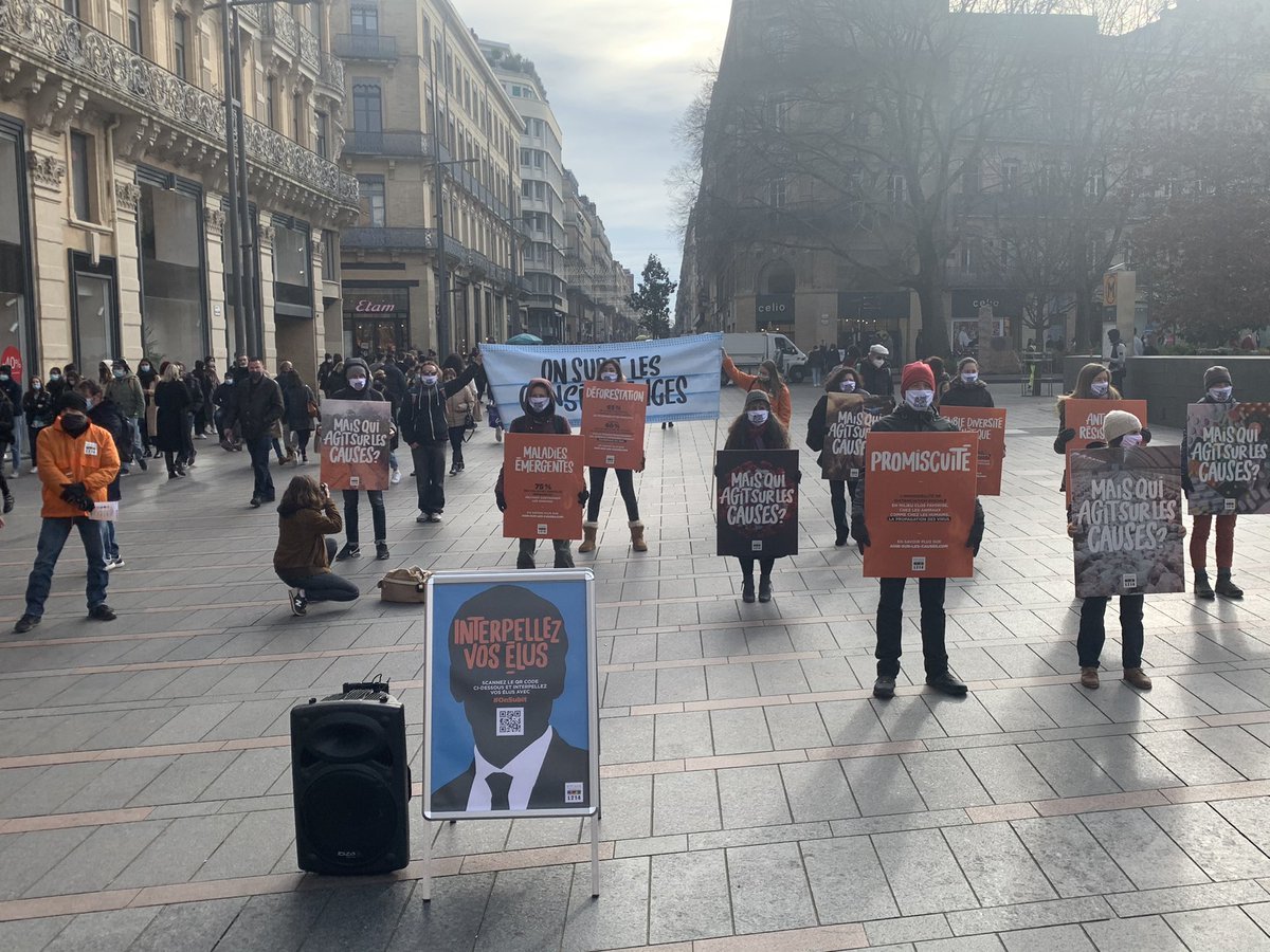 mleickjonard's tweet photo. Action @L214 @MvtCauseAnimale aujourd’hui à #Toulouse pour interpeler sur l’urgence d’#AgirSurLesCauses des pandémies et notamment l’élevage intensif❗️

@EmmanuelMacron #OnSubit, agissez ! https://t.co/0xAGxisnsy