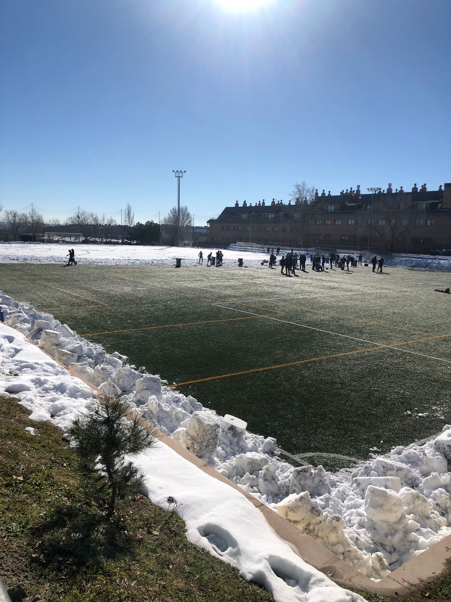 Gran mañana ☀️ de confraternidad y solidaridad entre los clubes de Las Rozas removiendo 💪 la ❄️ del Recinto Ferial de Las Rozas 🏟️

Además contamos con la visita de Juan Ignacio Cabrera, Concejal de Deportes de Las Rozas. 

¡Gran trabajo team! 👏 

#️⃣ #SomosProas