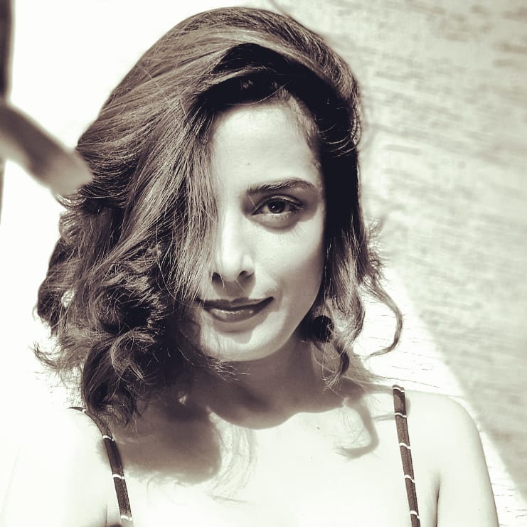 PoojaSharma_FC's tweet photo. #InstaUpdate ~ by #PoojaSharma
"The eye is always caught by light...but shadows have more to say." 
https://t.co/xPtH7DbKnf https://t.co/XWngW7gxYT