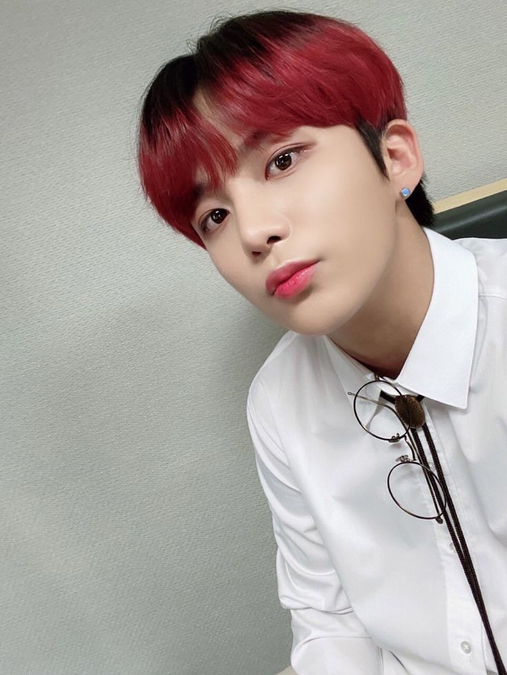 Depois de muita insistência ta aqui minha selca pros Hohonauticos não passarem fome. Mas como estão atinys? Eu espero que bem e hidratados! Me contém como vai o dia?