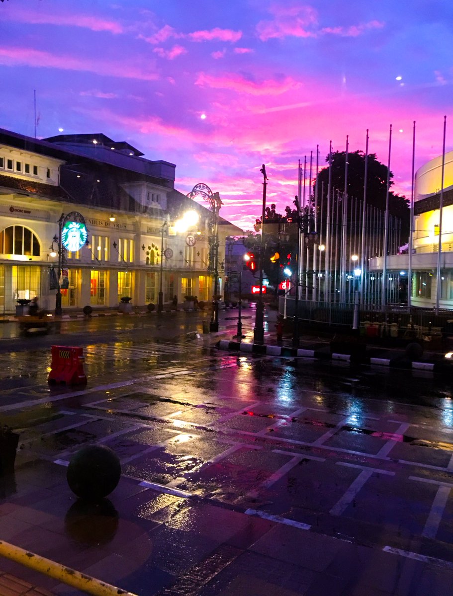 Tjakep ga tuh. Mari kita tebak lokasi :)