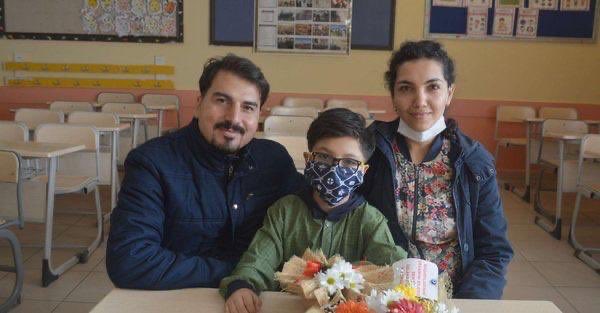 ZehraZumrutS's tweet photo. Hakkari'de yaşayan 8 yaşındaki Yusuf Eymen Velieceoğlu evladımız, Caribou Matematik Yarışması'nda tüm soruları yanıtlayarak dünya şampiyonu oldu. 

Tebrikler Yusuf, yolun açık, başarıların daim olsun.👏👏 https://t.co/6qZJub3EpE