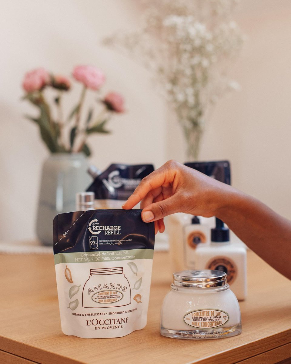 LOCCITANE_CA's tweet photo. Last year we launched 25 eco-refill products across skincare, haircare and bodycare! Our eco-refills use up to 90% less plastic. We’re still working hard to improve our sustainability goals, but we’re proud to be on the right path. 
📸@eleanorbarkes https://t.co/FQNZTPBGV2