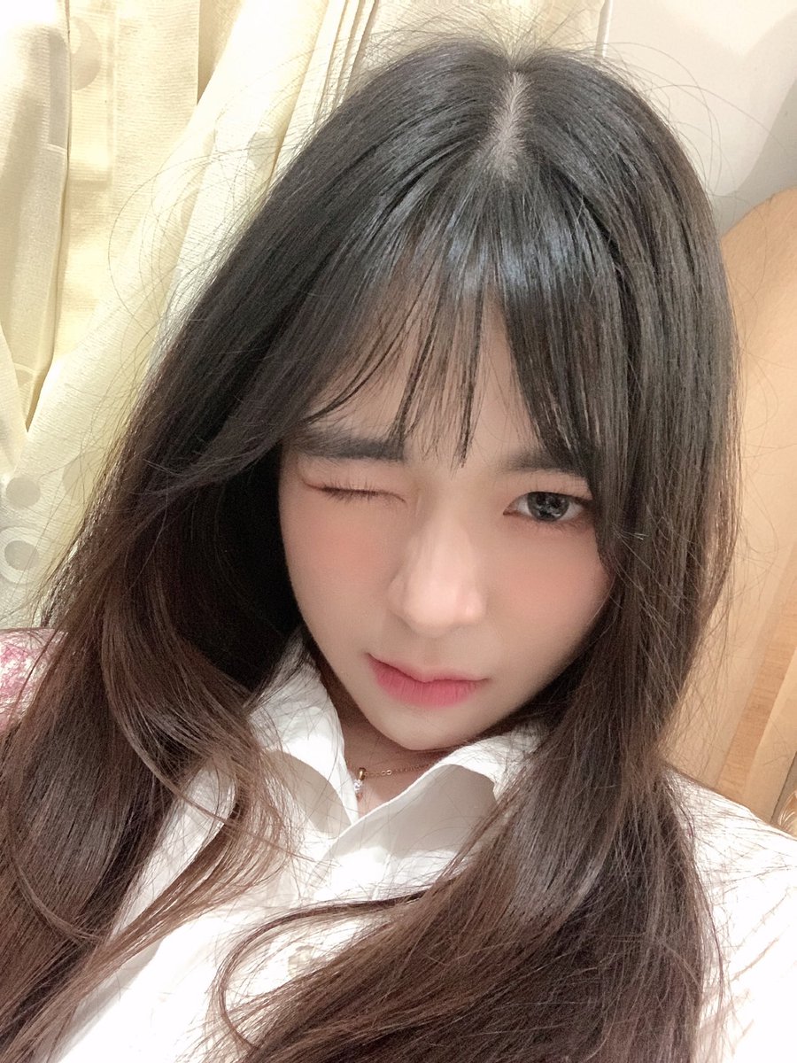 oddadrlan's tweet image. Cari duit yang banyak biar bisa beli rumah buat istri.