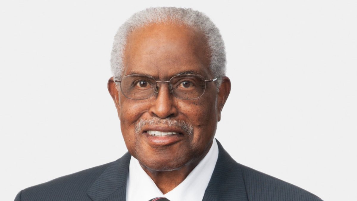 . @FlCourtHistory is honored to announce that its Board of Trustees unanimously has selected Joseph W. Hatchett as the recipient of the Society’s 2021 Lifetime Achievement Award.1/