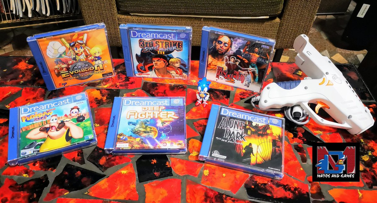MatosandGames's tweet photo. Du matos Sega Dreamcast de qualité viens compléter celui présent dans le Shop 😎😎😎
#retrogaming #sega #dreamcast #deepfighter #aloneinthedark  #streetfighter3rdstrike #evolutiontheworldofsacreddevice #floiganbros #thehouseofthedead2 #matosandgames https://t.co/ckBcMsYL1S