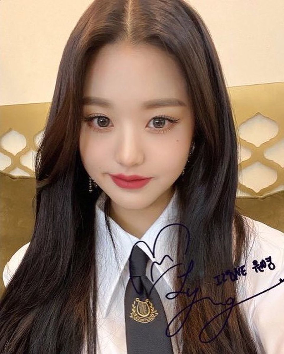 wonyoung pics tweet media