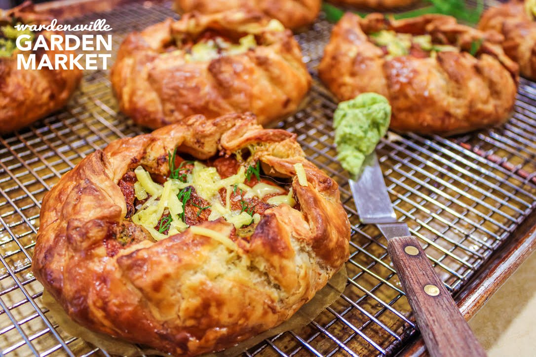 Our new Roasted Carrot Galettes are layered with Fresh Organic Carrots, Parsley, and Dill from the farm, topped with Local Tomme Cheese and baked to perfection in our signature flaky butter crust. 

Galettes are available IN-STORE only this weekend, 10am-6pm

#westvirginia #eat