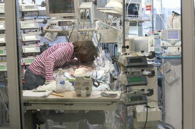 January 16, 2010 We’re grateful to the wonderful physicians and staff of  @archildrens — on that day and for months afterward as Christopher clung to life. #GoChristophergo  #thebeatgoeson  #donatelife 10/