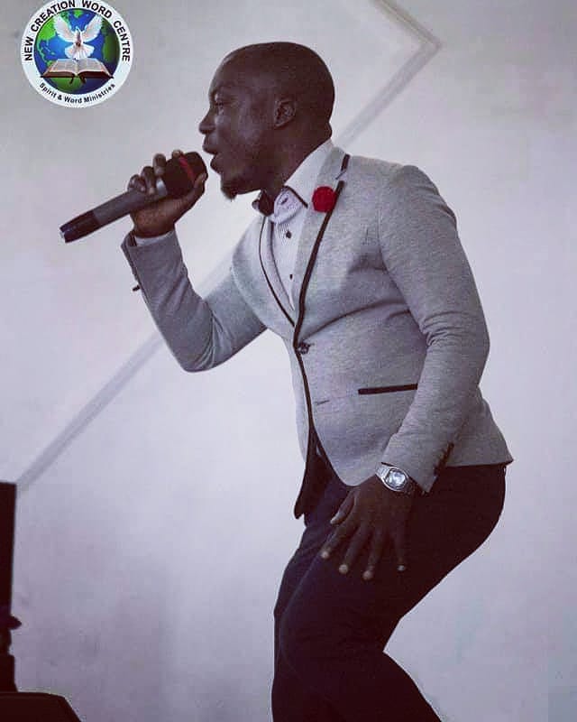 adi_eze's tweet photo. When we worship we know who we worship. He is Christ Jesus our Lord and saviour, and perfect substitute. He is our GOD and not a junior GOD.
#sunaryesu
#banajintsoro
#africa_is_my_stage
#the_world_is_my_audience https://t.co/QtEhAOXjSS