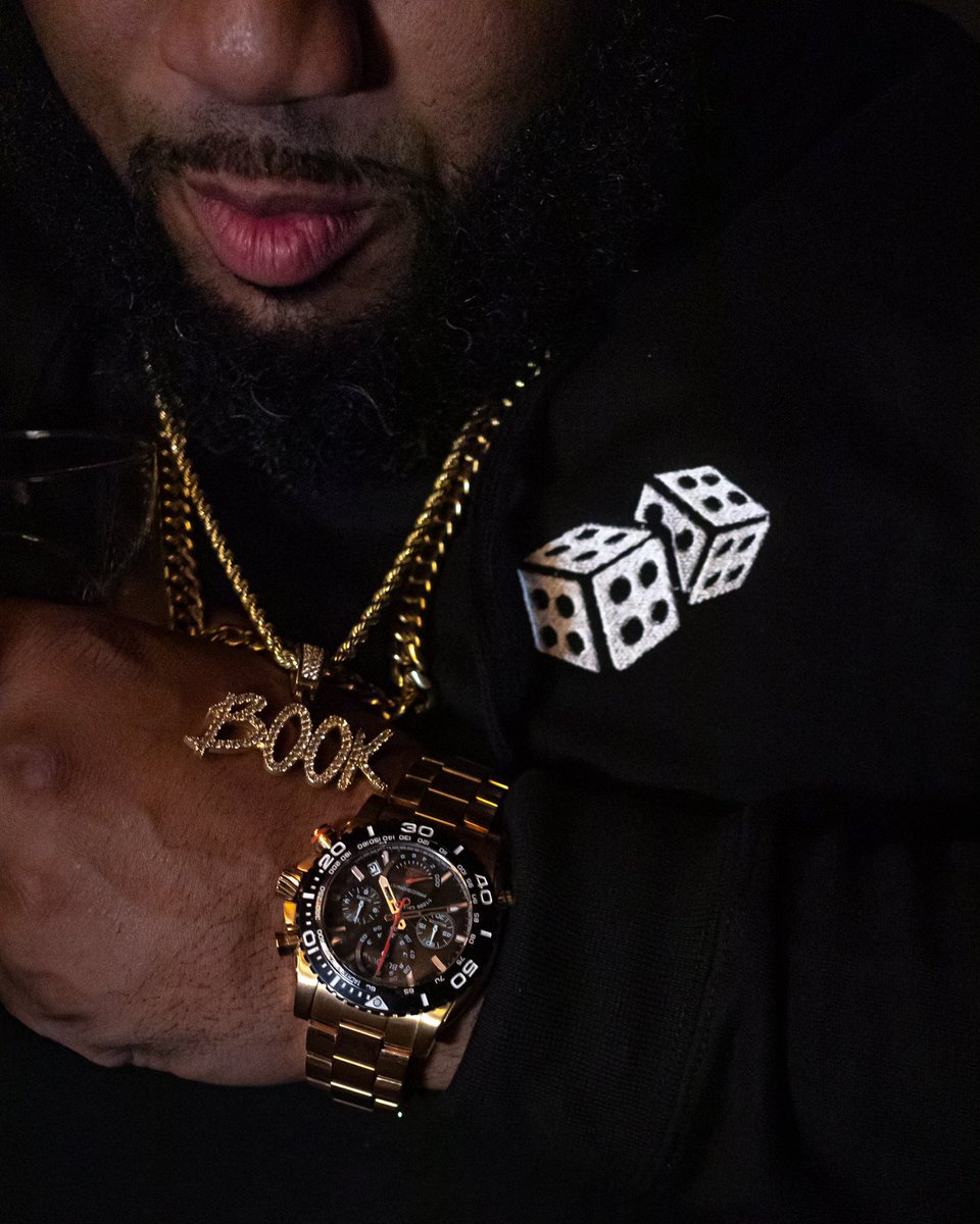 Fourza_Life's tweet photo. Embody the hustle, take risk, and fear no one. 

Our Fourza Essential Dice hoodie. Available now. Link in bio 🎲 

#fourza #hustle #heart #dedication #hardwork #brand #clothing #hoodies #tees #clothingbrand #tee #tshirts #fashion #style #igfashion #dice #fashiongram #shopnow https://t.co/DBJaMd5VcF