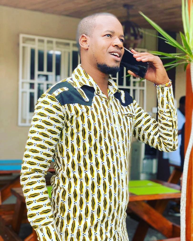 UmaruSanda's tweet photo. Dear NDC Supporters, 
If you had spent half the energy you're using to insult me and other journalists on the campaigns of 2020, the party would have won at least, 138 seats with UNRIGABLE MARGINS so that this debate about MAJORITY and MINORITY wouldn't arise. https://t.co/tOb5y2baXh