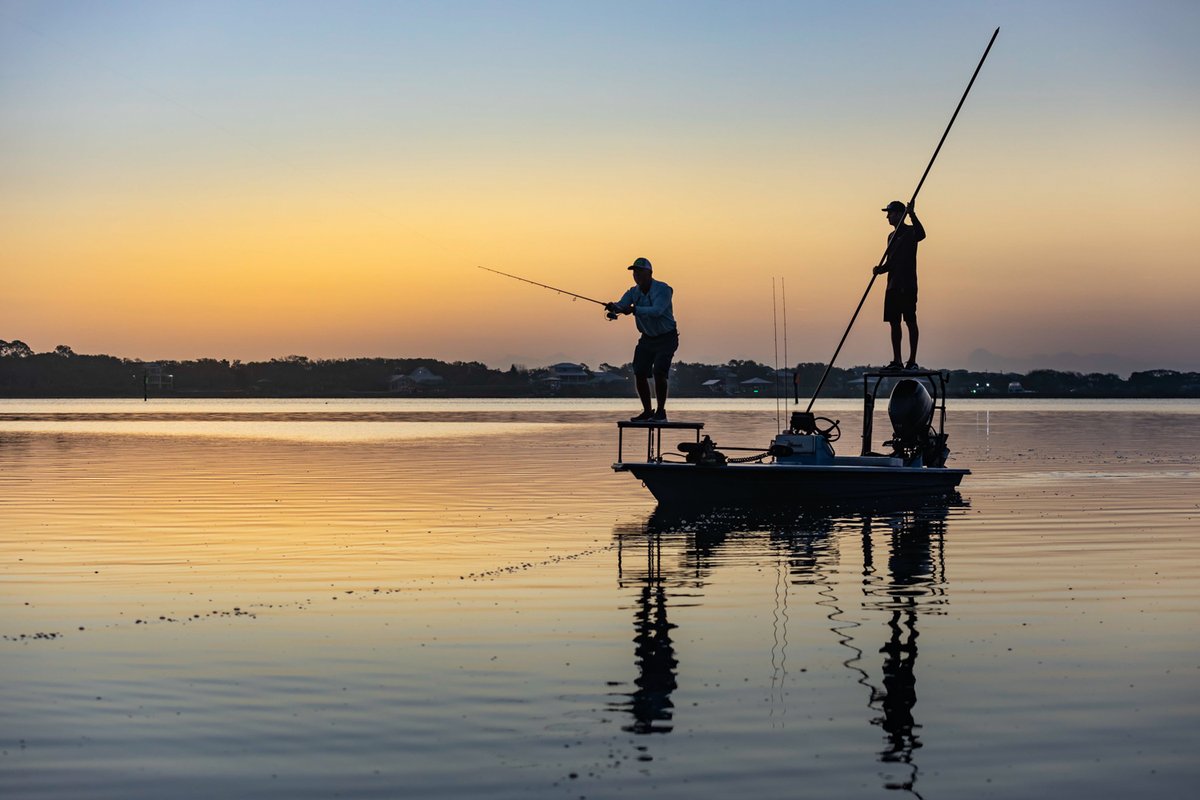 CaptRickMurphy's tweet photo. The golden hour of fishing...Who's getting out on the water this weekend?
@YamahaOutboards @mbgboats
.
.
#goldenhour #fishinglife #weekendready #castaway #casting #fishingrod #fishinggear #fishthelegend #murphyslawsportfishing #fishingforadventure #saltwaterfishing #inshore https://t.co/LpZ7rOTXdN