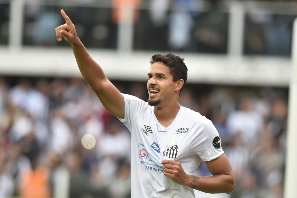 fut20pt's tweet photo. Santos confirmou a venda de Lucas Veríssimo ao SL Benfica por 5 milhões de euros. https://t.co/OEWgi2YphJ