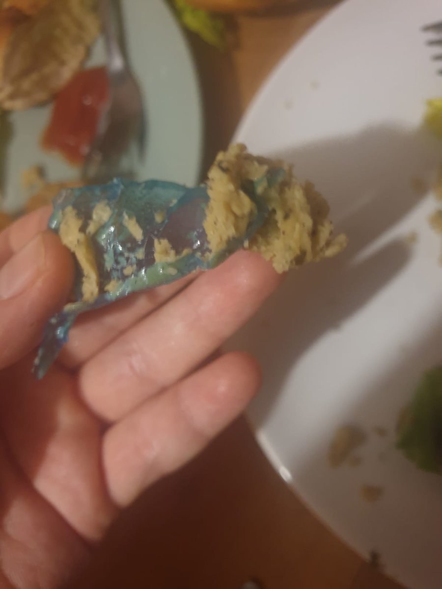 larak9's tweet photo. @TofooCo pls message me regarding what I found whilst eating your product https://t.co/9T5fOvHk2O