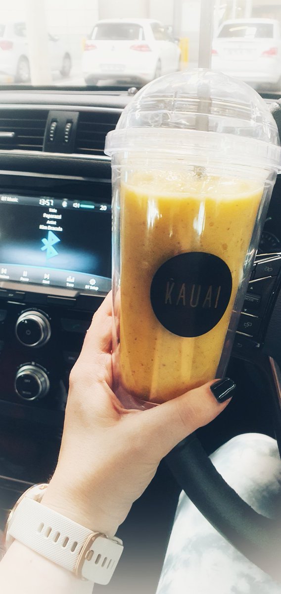 DeadlyKittenZA's tweet photo. I love me a @KauaiGlobal smoothie after an intense workout. #Sustainability #MakeLessTrash #Fuel . #GymBunny & #GamerGirl breaks the algorithm I know... https://t.co/RQufXH1xpQ