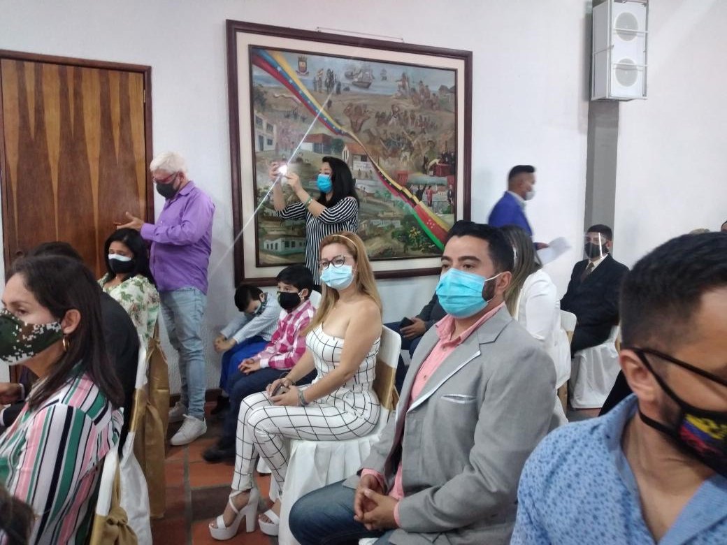 BermudezJoseA's tweet image. La @tachira_gmas a través del Coordinador de los #Clap @carlosperez_ch acompañó el Acto de Juramentación del Concejo Municipal del Mpio. #SanCristobal quedado Presidida por el Ing. Javier Florez y Vice Presidente Erick Acosta 
#ANJuntoAlPueblo