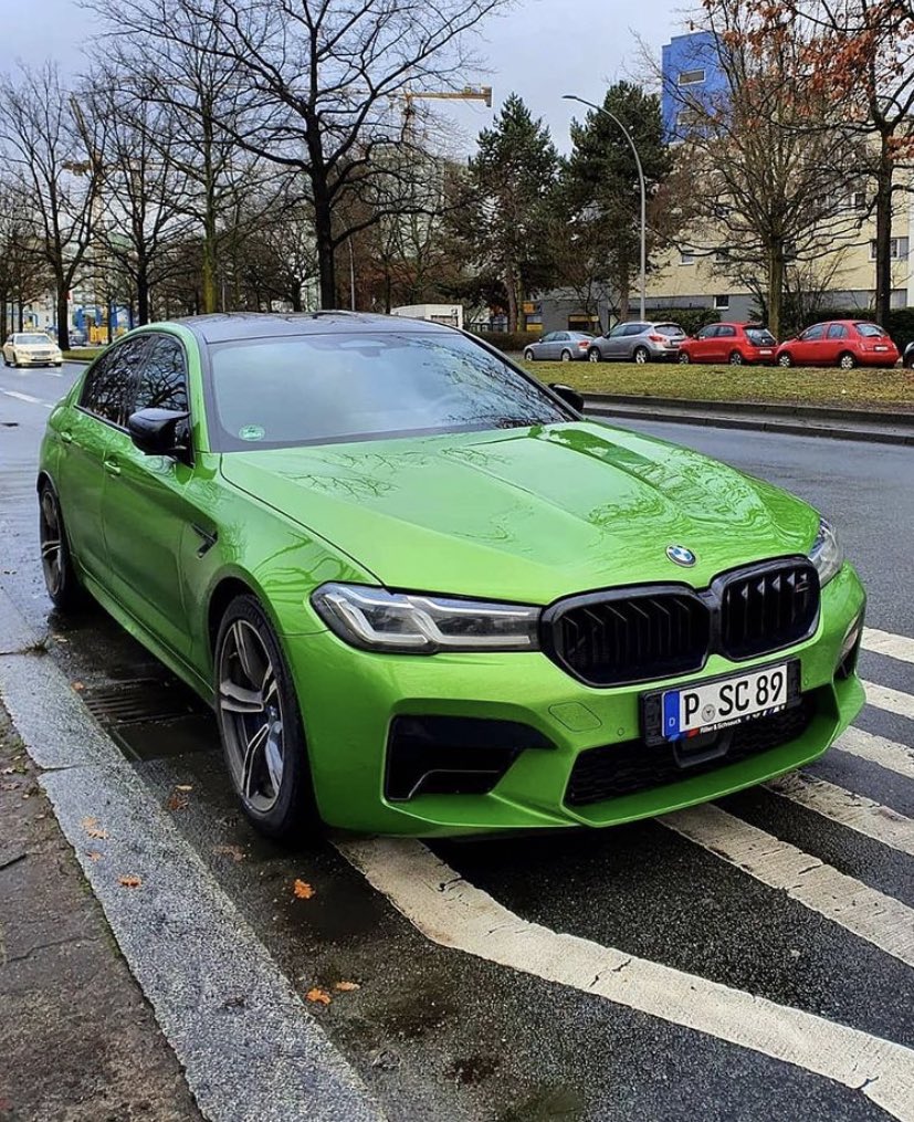FastCars___'s tweet photo. 🟢 BMW M5 🟢
#MiniHulk https://t.co/xv6oG80wET