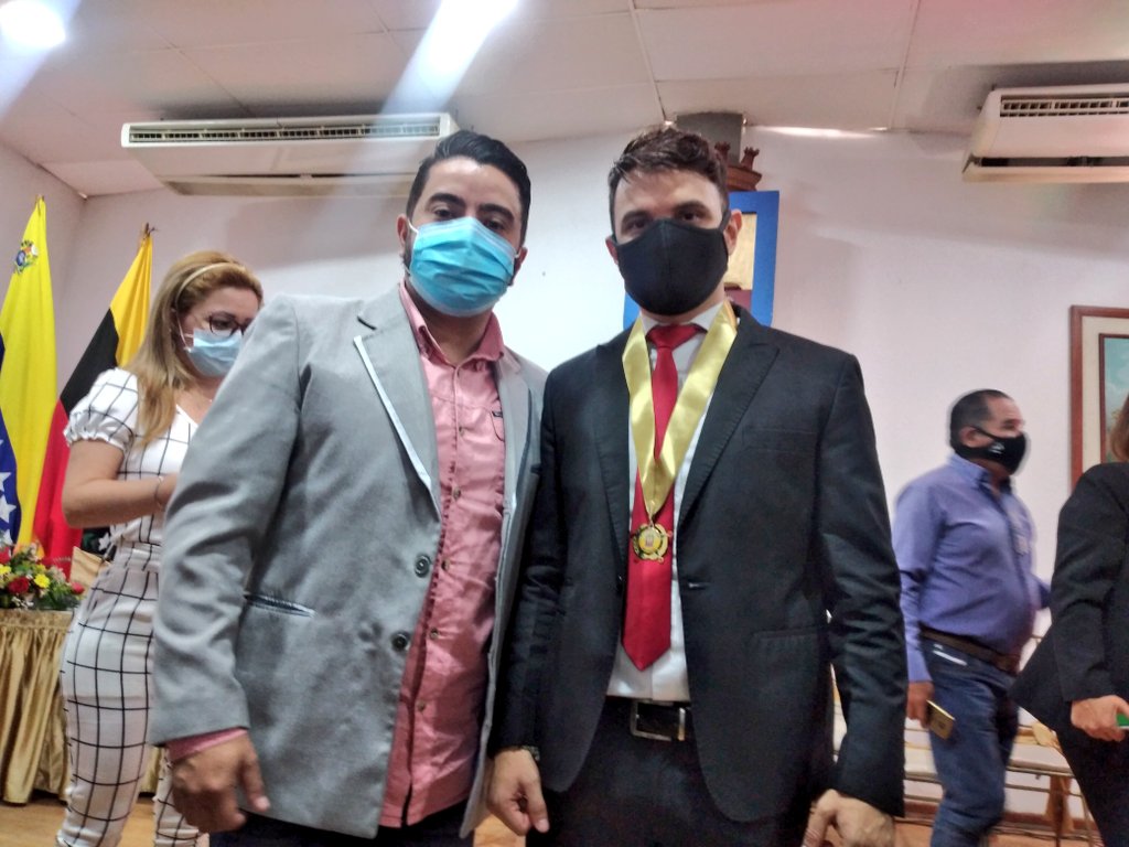 BermudezJoseA's tweet image. La @tachira_gmas a través del Coordinador de los #Clap @carlosperez_ch acompañó el Acto de Juramentación del Concejo Municipal del Mpio. #SanCristobal quedado Presidida por el Ing. Javier Florez y Vice Presidente Erick Acosta 
#ANJuntoAlPueblo