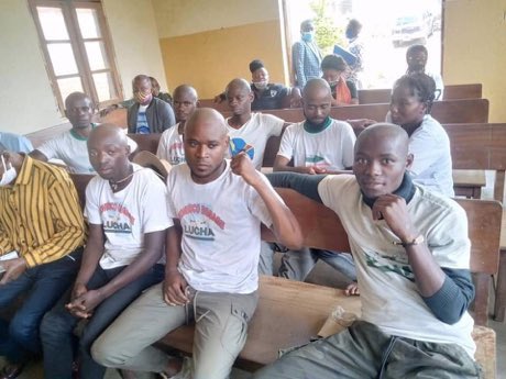 carine_dikiefu's tweet image. #RDC: Alors que tous les regards sont tournés vers l’Union sacrée, 8 jeunes #activistes de la @luchaRDC risquent 10 ans de prison pour avoir manifester pour la paix à #Beni. Comme en 2020, l’espace démocratique ne fait que se rétrécir. L’activisme n’est pas un crime.#FreeLucha