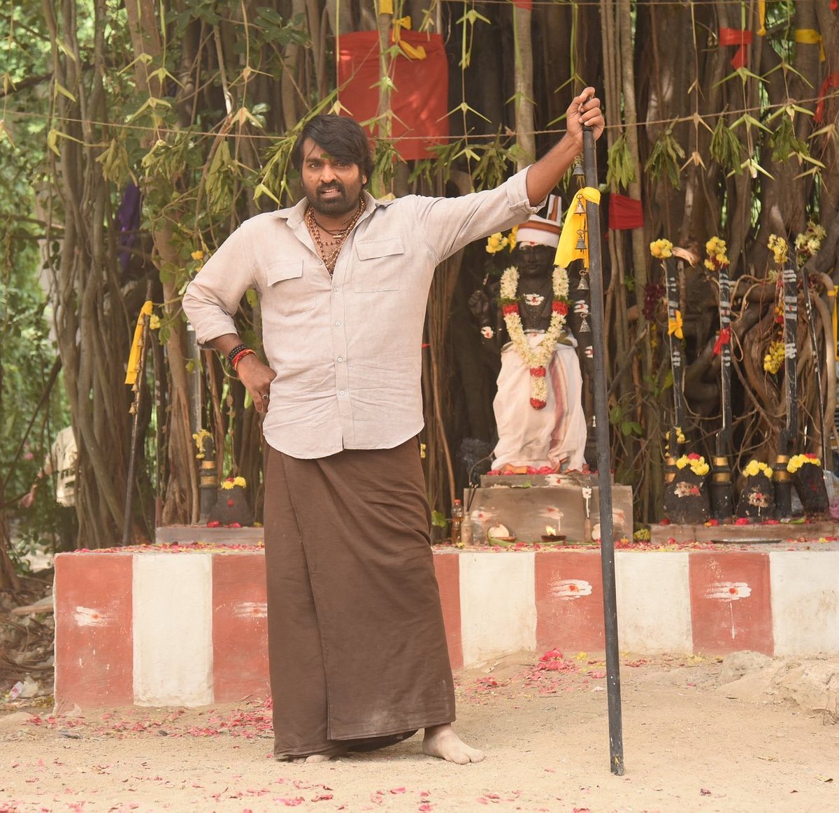 FilmiFever's tweet photo. The man who genuinely entertain us always! Wishing the multifaceted actor Makkal Selvan #VijaySethupathi a very happy birthday! Mr. Bhawani ❤️❤️
#HappyBirthdayVijaySethupathi #MasterPongal #MasterTheFilm #VijayTheMaster https://t.co/LtI0KPNw5D