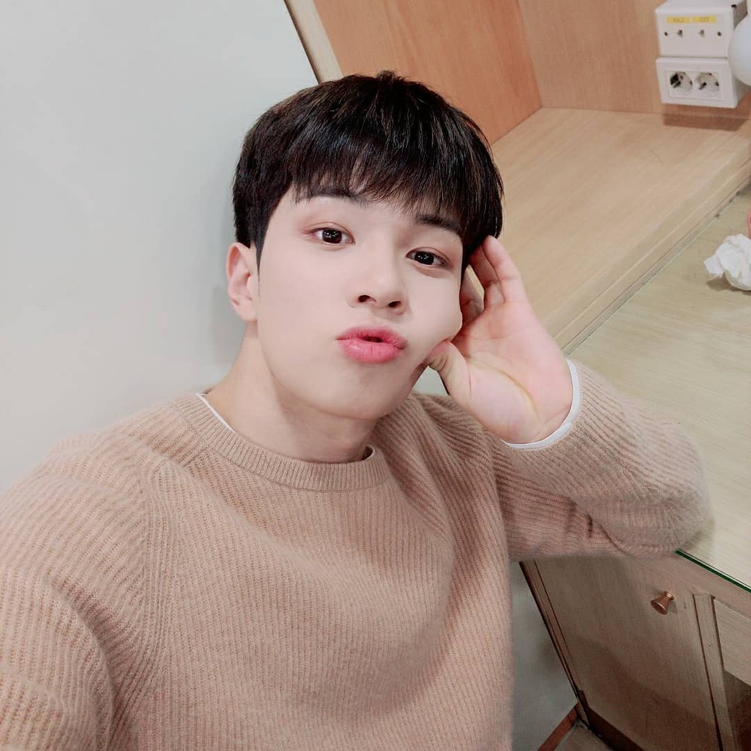 NFlyingItalia's tweet photo. [16.01.2021] {HS IG}Lunedi`~/martedi`~Mercoledi`~Giovedi`~Venerdi`~SabDom
.
.
.
#엔플라잉 #NFlying #YooHweseung #soffice #e` #gia`arrivato #ilweekend #perfavore #vai #lentamente #cosiche #glinfia #riposino #dipiu'#♥ https://t.co/bXrjVlKyMr