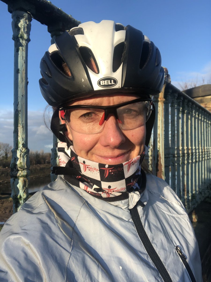 Out and about for the #SHS30minutechallenge super steady round the bends on the wet road but that’s 13km in the bag for 
@shs_parks 💚🚴🏻‍♀️🧡