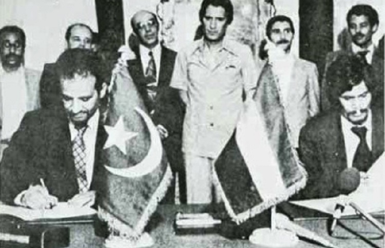 6-Mauritania and Morocco then occupied Western Sahara and the POLISARIO turned its guns from the Spanish to the two newcomers. Mauritania was defeated by the POLISARIO in 1979 and signed a peace agreement, and Morocco continued until a UN-ceasefire agreement was signed in 1991