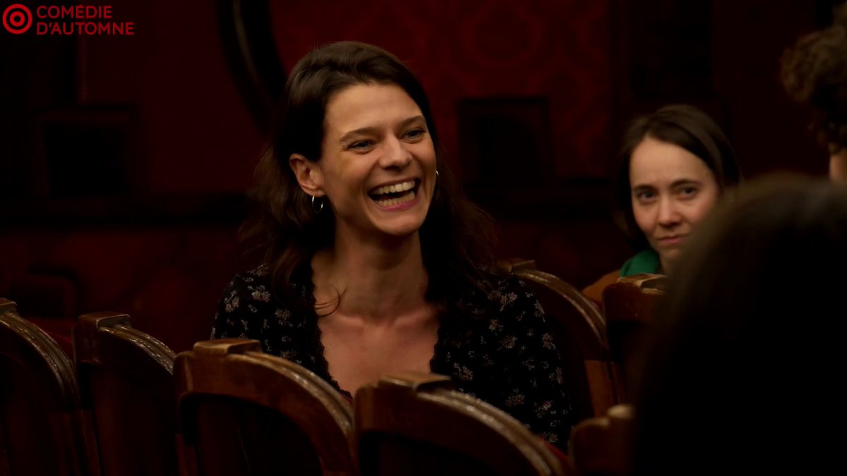 ComedieFr's tweet photo. RDV ce soir à 19h sur notre site pour « Les Cinq Premières Minutes », celles où les comédiens de la Troupe racontent un moment de théâtre, un moment de grâce auquel ils ont assisté, souvenir fondateur ou exemplaire, celles qui leur ont donné envie de faire du théâtre. https://t.co/FU3fDMBAF2