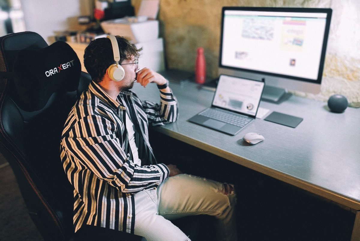 LeCafeDuGeek's tweet photo. The Look : Les accessoires pour survivre à l’ère du télétravail
👉 https://t.co/0JQASYHS5x
#modegeek #accessoires #mode https://t.co/SlL3GU8bGH