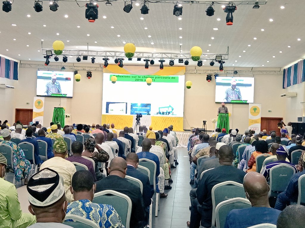 UP_LeRenouveau_'s tweet photo. Quelques images de la session extraordinaire du Bureau Politique de l'#UnionProgressiste au Palais de la Gratitude à #AbomeyCalavi. #Wasexo #UnionProgressiste #MaintenonsLeCap #Presidentielle2021 https://t.co/7sIYfOldzG