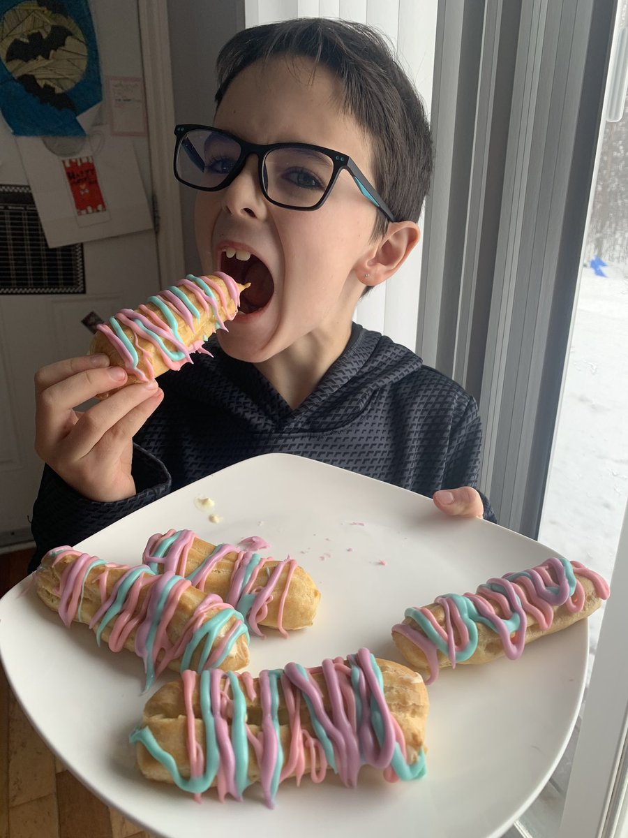 ShanKenward's tweet photo. And here’s bake #5 from @duffgoldman ‘s #supergoodbakingforkids rainbow eclairs ❤️ - good thing we have neighbours that like to indulge https://t.co/37tcQIBbDZ