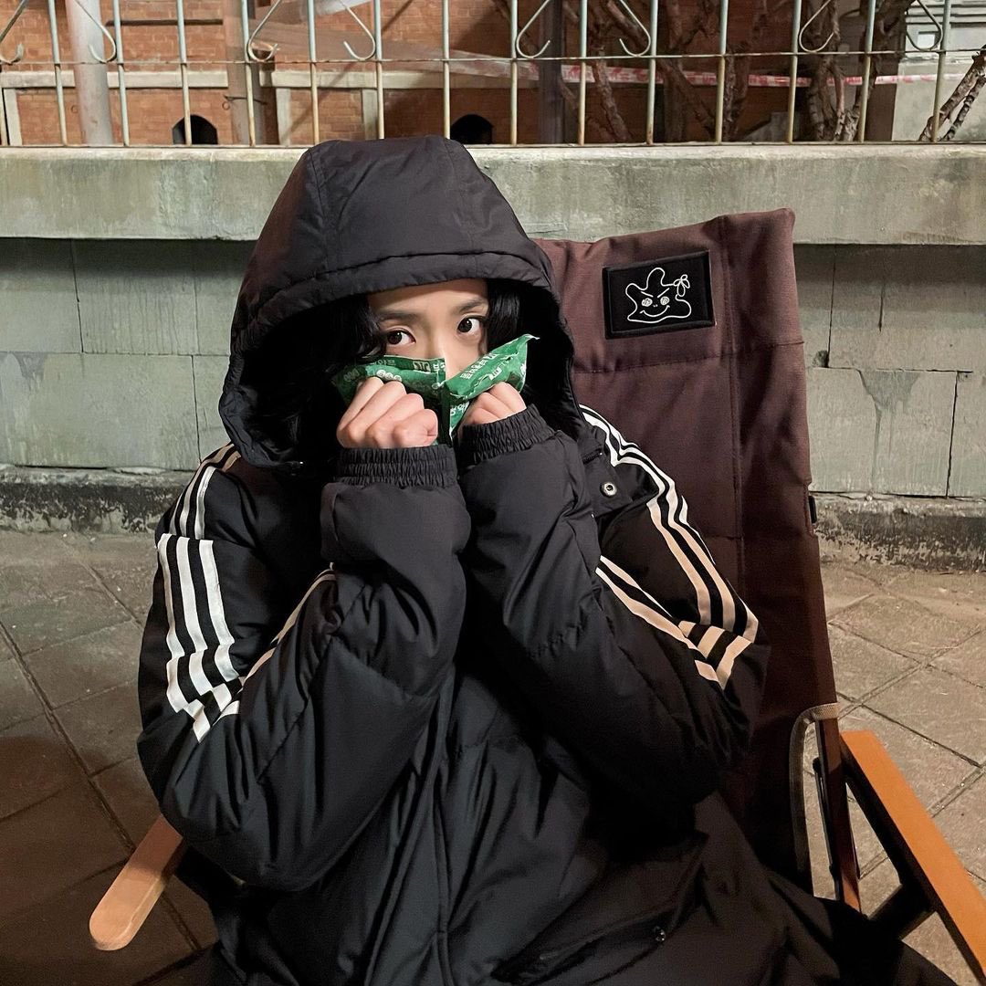 JISOO RAMYEON tweet media