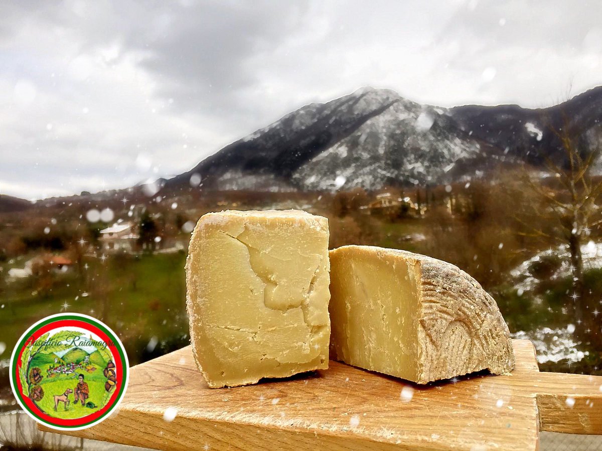 CaseificioRaiam's tweet photo. Con queste temperature non c’è niente di meglio di un Pecorino Stagionato e un bel bicchiere di vino! Buon weekend dal Team Raiamagra

#raiamagra #avellino_food #foodporn #pecorino #foodporn weekend #healthy #handmade #italy #wine https://t.co/0yGHEEdB1c