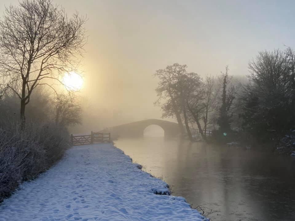 Explore_UK_Out's tweet photo. Nice walk along the river yesterday morning 📸❄️ North Yorkshire! #riverwalk #uknature #nature #bridge #snow #uksnow #landscape #ukphotography #adventure #trek #trekking #hike #hiking #walk #walking #ukshotz #uk_shots #wilderness #forest #exploring #explore https://t.co/2aAaP2EhSj