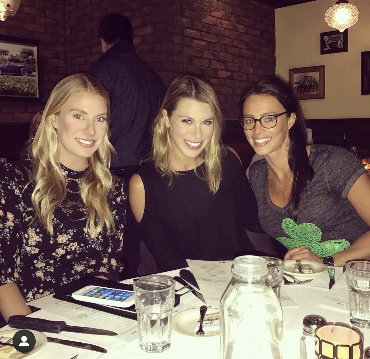 kaitlynvincie's tweet photo. Miss the @SupercrossLIVE family! Cheers to the new season kicking off tonight. ๐๐ป #gatedrop https://t.co/PX0X3gJBhQ
