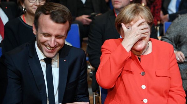 rainerschund's tweet photo. "... und dann - *grunz* - und dann hat er gefragt, ob ich nicht einfach den Altmaier rausschmeißen kann, damit er Wirtschaftsminister ..." https://t.co/ImmGJkPEzk