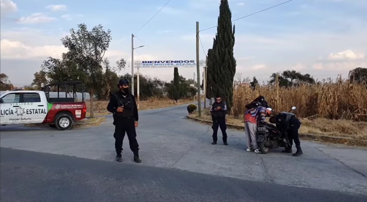 HTeotlalcingo's tweet photo. Realizamos  un operativo de seguridad en compañía de la @GN_MEXICO_ @VialidadGobPue @Huejotzingo_SSP @ChiautzingoAyto  @XoxtlaAyto @TexmelucanAyto  Policía Municipal de Nealtican, Tlalancaleca, San Salvador El Verde.  https://t.co/59AvuATCdH https://t.co/IKlwx8aiPg