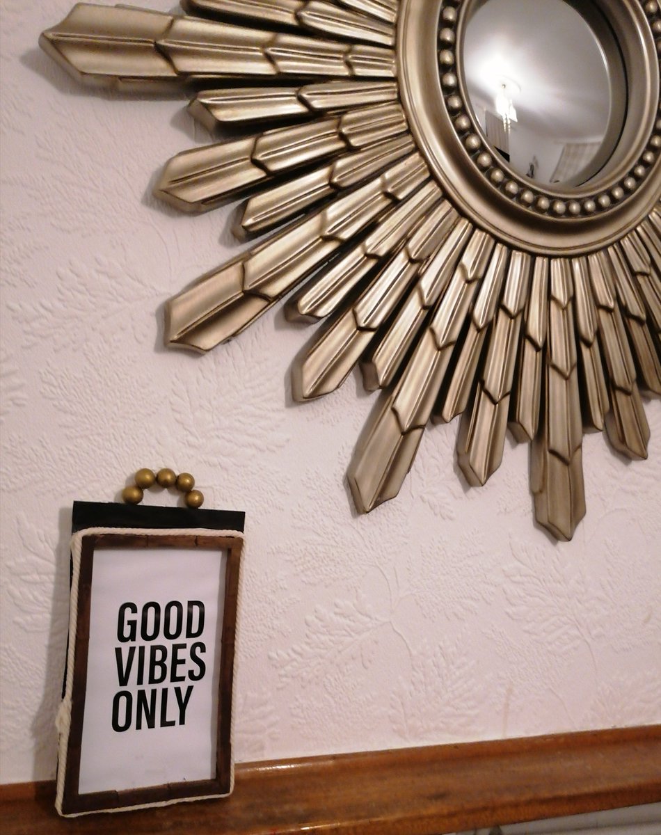 CraftivityStre1's tweet photo. Last DIY of the day before jumping into valentines day preps :)
Got this printed sign while grocery shopping and decided to build a wooden brick frame around it and add macrame boundary. Finished it with gold painted wooden beads.

#craftivitystreet #diyprojects   #framedmessages https://t.co/uo7alb8BUa