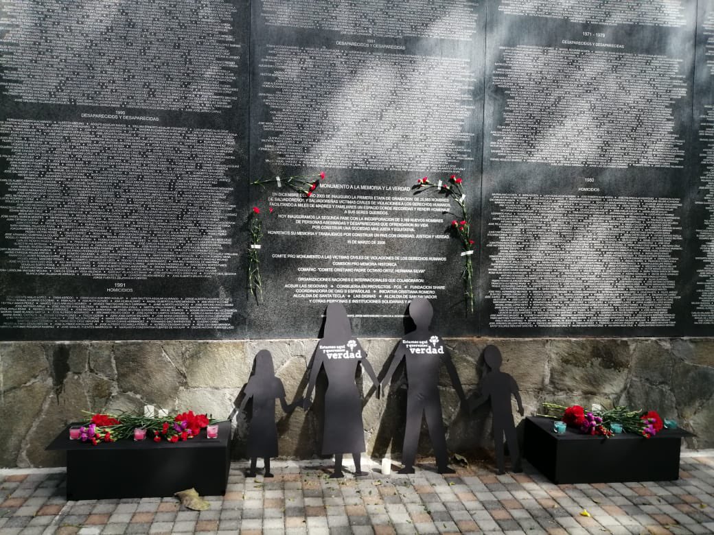 Este 16 de enero, desde el memorial a quienes nos hacen falta decimos fuerte y claro: #ProhibidoOlvidarSV