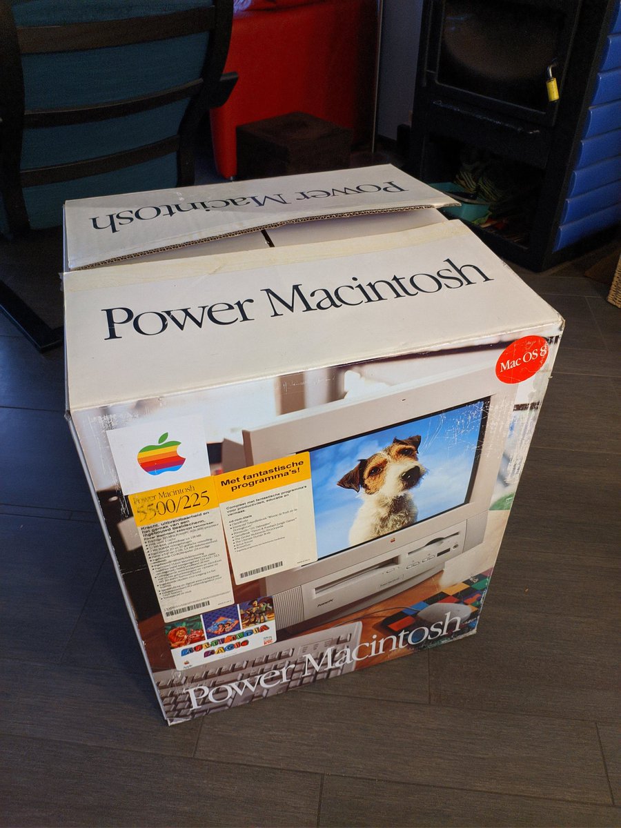 PurpleDug_'s tweet image. Power Macintosh 5500

Boxed!