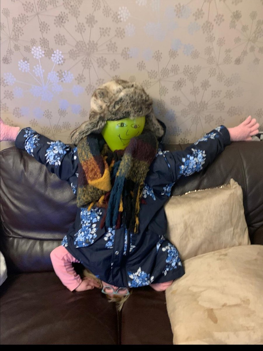 FforestfachSg's tweet photo. Fforestfach Scout group have had a fantastic time today our Beavers have really thrown themselves into the challenges and activities #wintercamptv
Here is one of our Beavers doing the upside down task from earlier https://t.co/xaxCHF0fHc