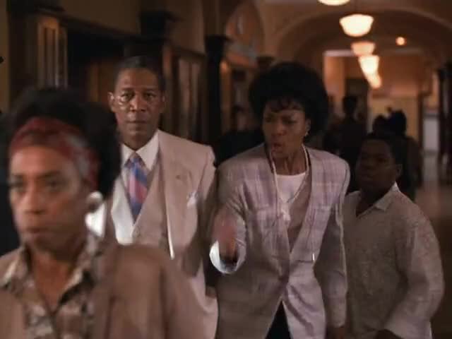 guyaneseguru's tweet photo. @iStalkPhatGirls This lady right here, Mrs. Barrett. All Mr. Clark was trying to do is get these kids right. She legit was on the wrong side. https://t.co/mIfdk2Q2Jj