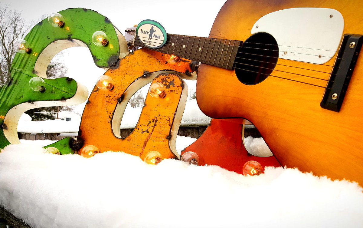 It's cold out there! Pick up a hot burrito from the comfort of your car! <a href="/BlackBearMotown/">Black Bear Burritos</a> #curbsidepick