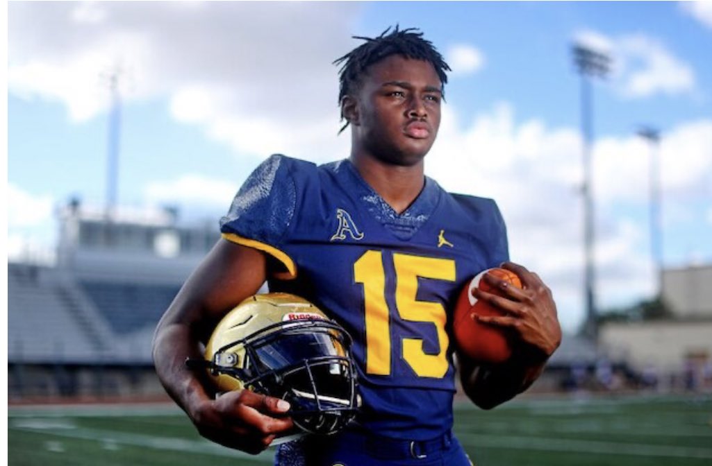 BROWARD COUNTY PLAYERS OF THE YEAR 8A - 6A
Offense
Anthony Hankerson <a href="/Hankk_22/">Anthony Hankerson</a> 
Defense 
Dallas Turner <a href="/UnoErra/">Dallas Turner</a> 

#YouGoWeGo