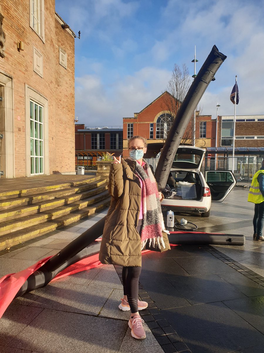 A Saturday well spent with lots of team @HealthboxCIC volunteering at the local Covid-19 vaccination site. It was lovely to meet such wonderful residents of Ellesmere Port, some who hadn't been out since March!Great teamwork all round 🥰❤ @OnePcn @DeePointPrimary @SimonSandford