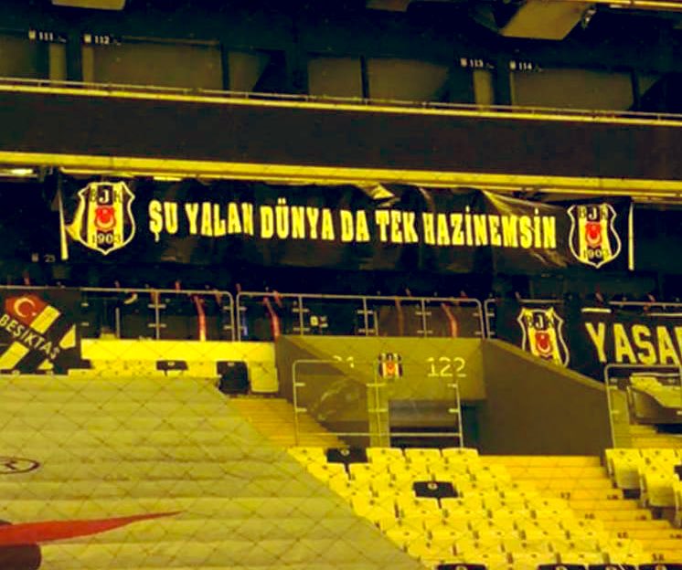 Kapalı Loca Altı olarak !
Pazar günü oynayacağımız maçta bedenen olmasada pankartımızla stadımızdaki yerimizi aldık !

“Şu Yalan Dünya Da Tek Hazinemsin”BeşiktaşJK🦅