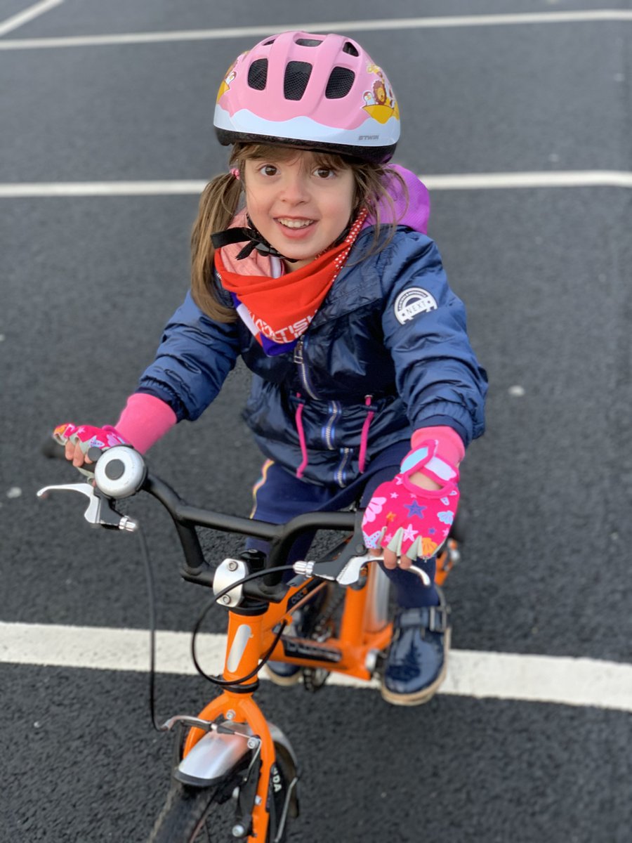 Twitt_twoo92's tweet photo. Saturday smiles #skillsaturday #motivation The 1st time we have got out on our bikes together ❤ 💚 Mum & daughter #cycle day #LetsRideThroughWinter @letsride_NW @letsrideuk https://t.co/JKeVwlqX3O