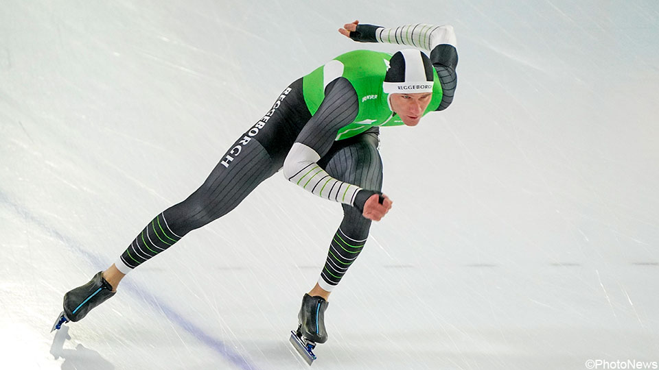 EK schaatsen sprint: <a href="/MathiasVoste/">MathiasVosté</a> neemt revanche op de 1.000 meter met een knappe 9e tijd. <a href="/stienvanhoutte/">Stien Vanhoutte</a> is 13e bij de vrouwen na dag 1

sporza.be/wedstrijden/sc…